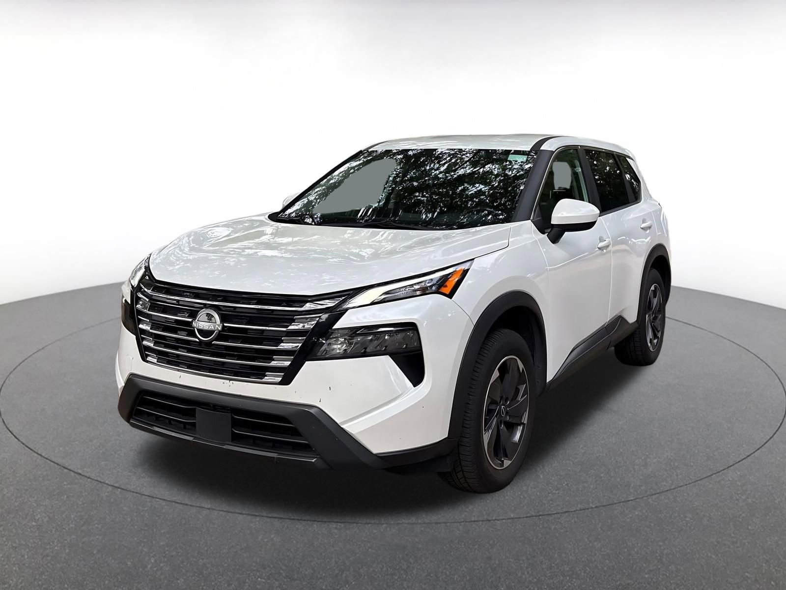 Used 2025 Nissan Rogue SV FWD image 3