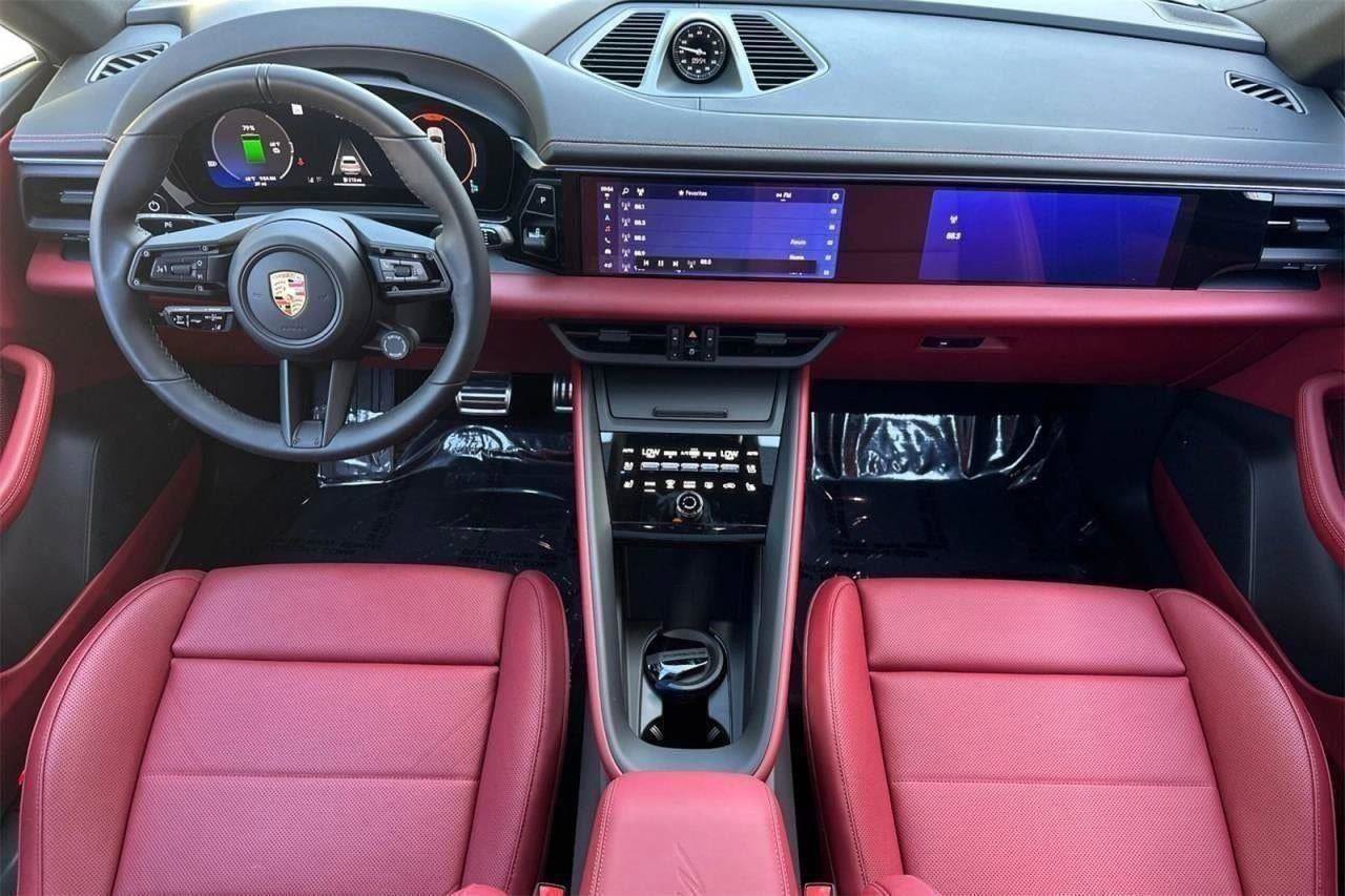 New 2025 Porsche Macan 4S Electric image 96