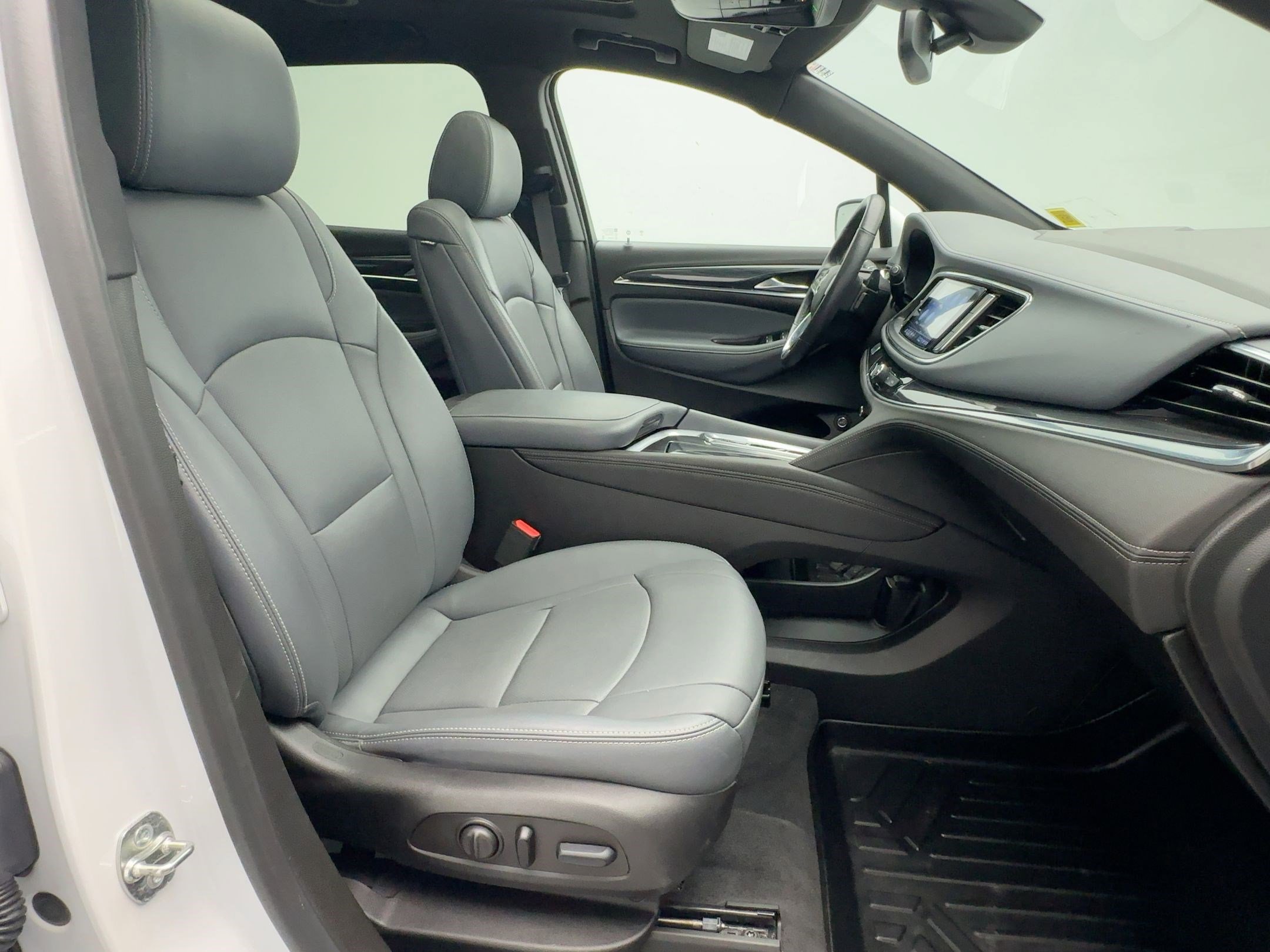 Used 2024 Buick Enclave Essence w/ Experience Buick Package image 29