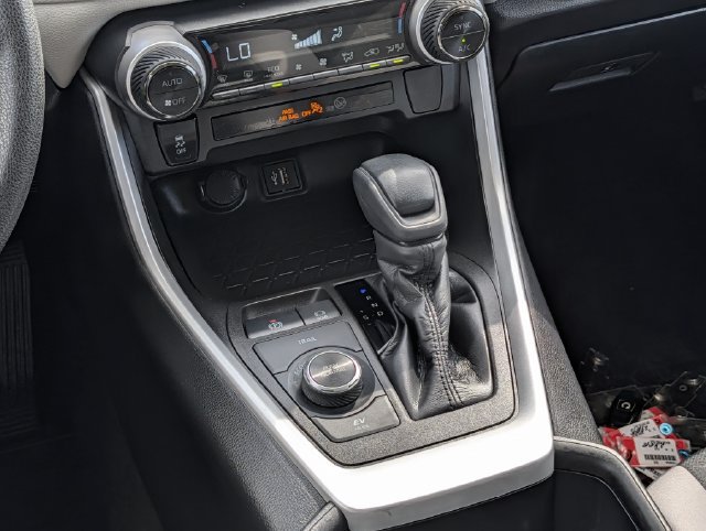 Used 2023 Toyota RAV4 XLE AWD/4WD image 14