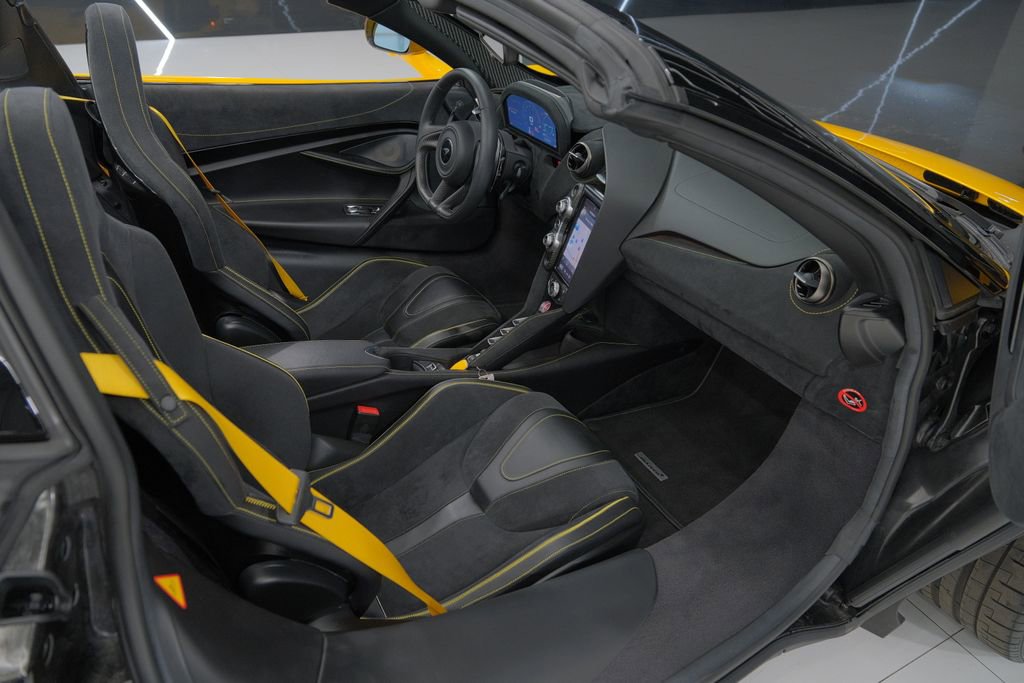 Used 2023 McLaren 720S Luxury image 41