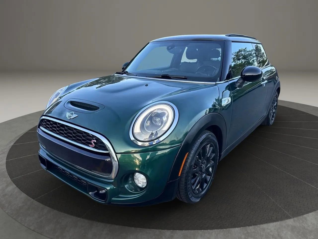 Used 2015 MINI Cooper S image 1