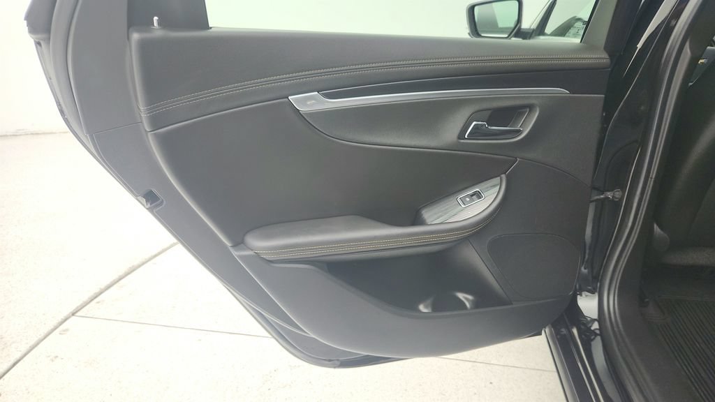 Used 2016 Chevrolet Impala LT w/ Convenience Package FWD image 23