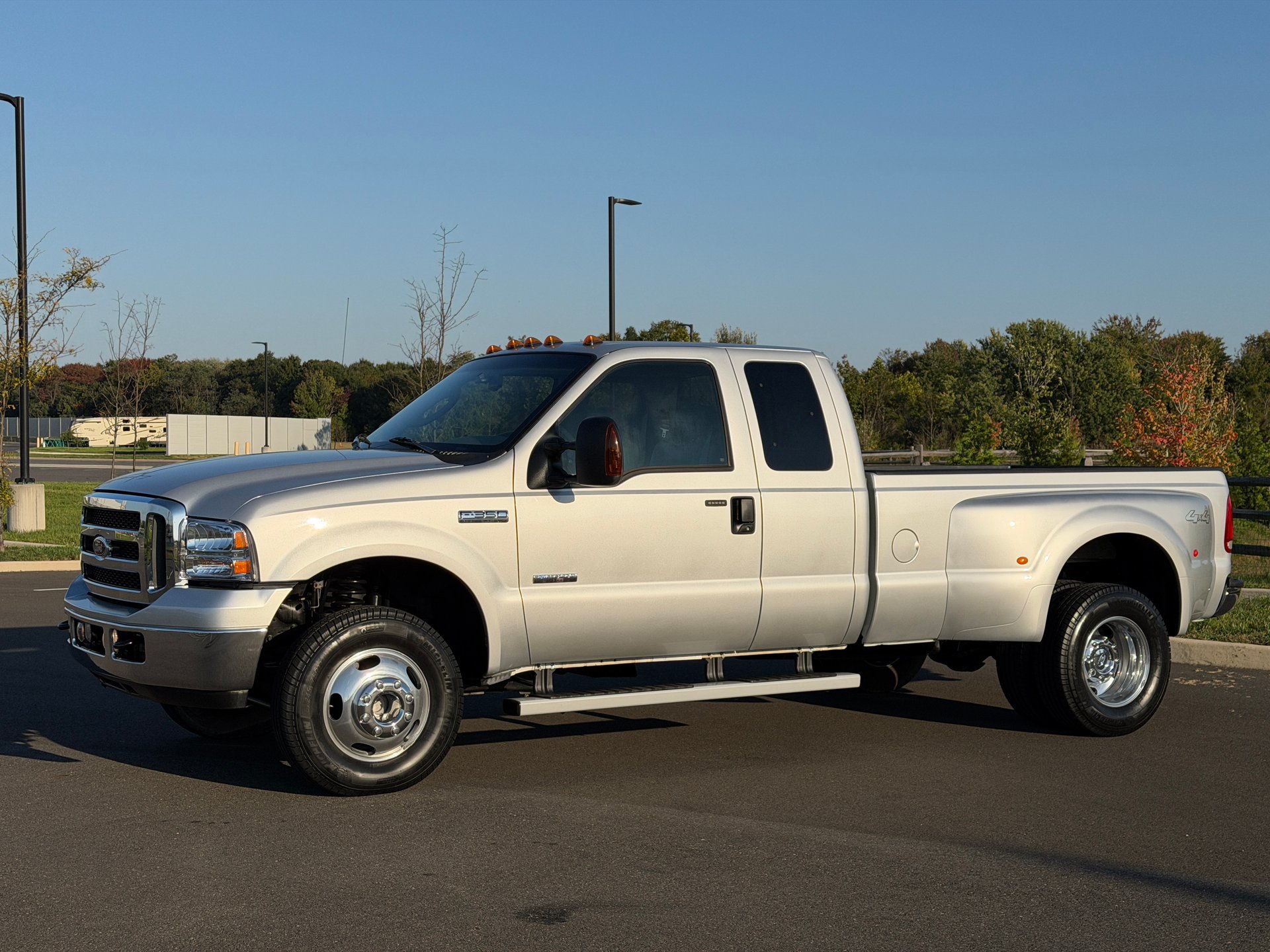 Used 2006 Ford F350 XL AWD/4WD image 3