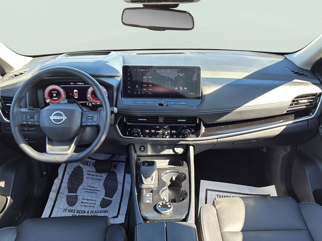 Used 2025 Nissan Rogue SL w/ Tech Package image 29