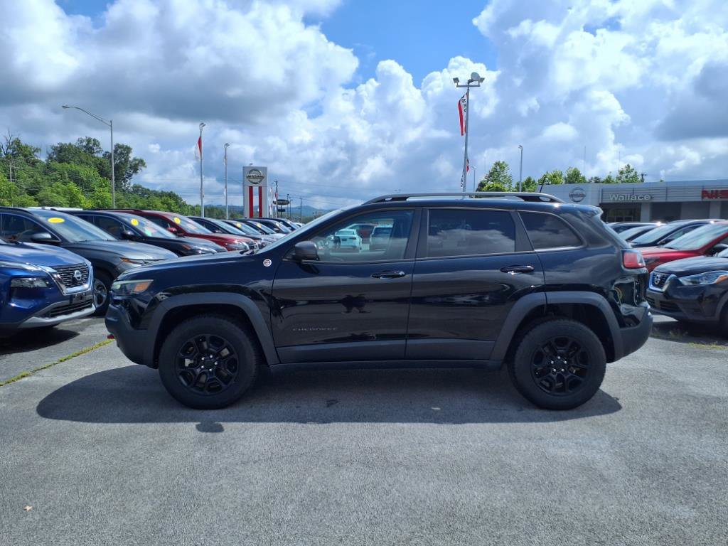 Used 2021 Jeep Cherokee Trailhawk image 2