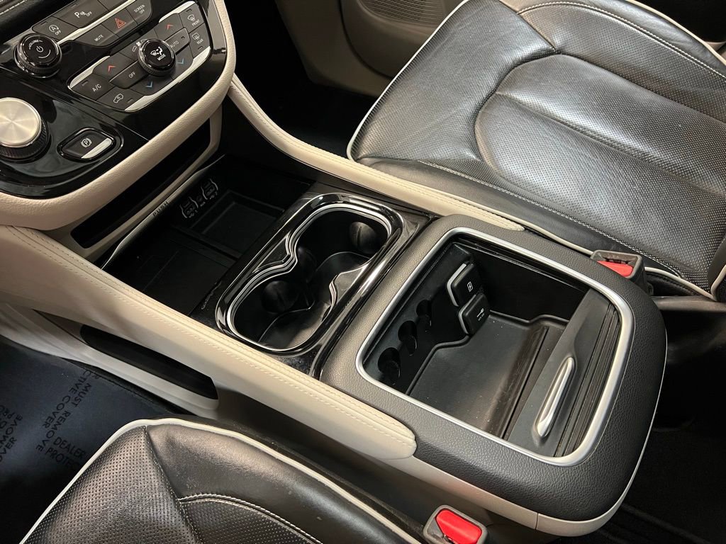 Used 2023 Chrysler Pacifica Limited image 27