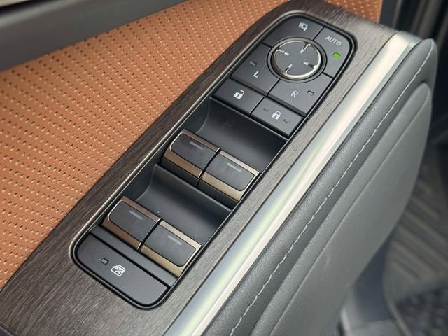 Certified 2024 Lexus GX 550 w/ Accessory Package (Z1) AWD/4WD image 24