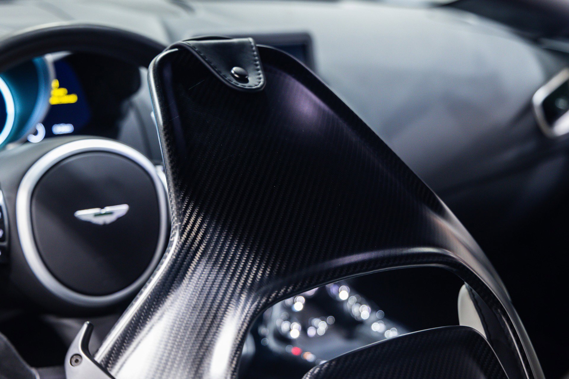 Used 2023 Aston Martin V12 Vantage image 31