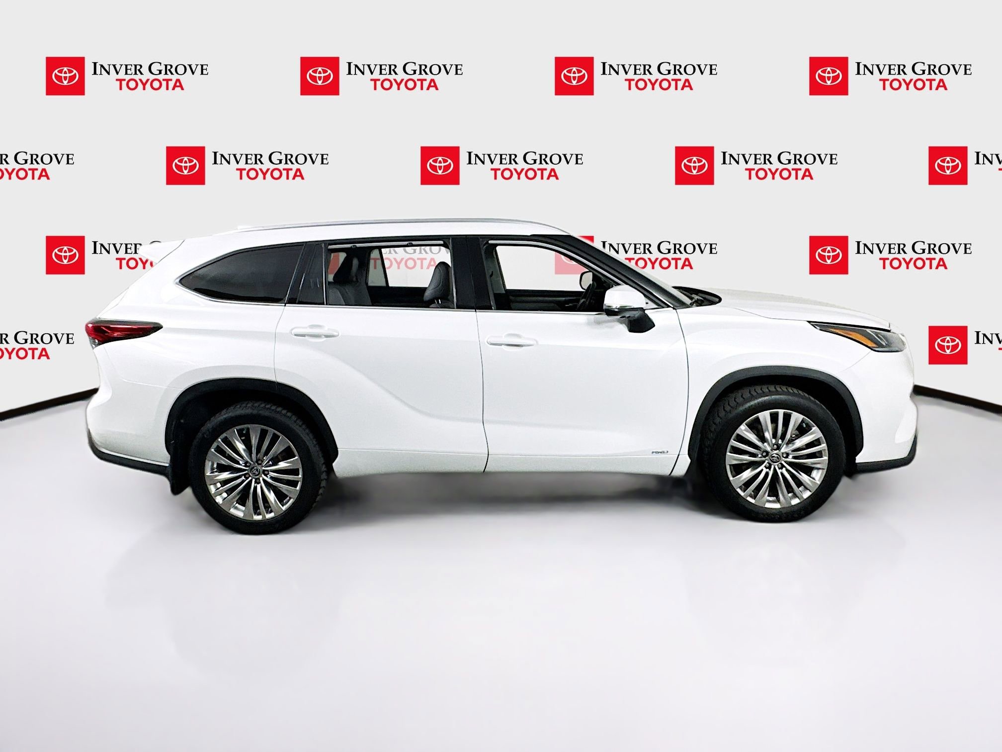 Used 2023 Toyota Highlander Platinum AWD/4WD image 4