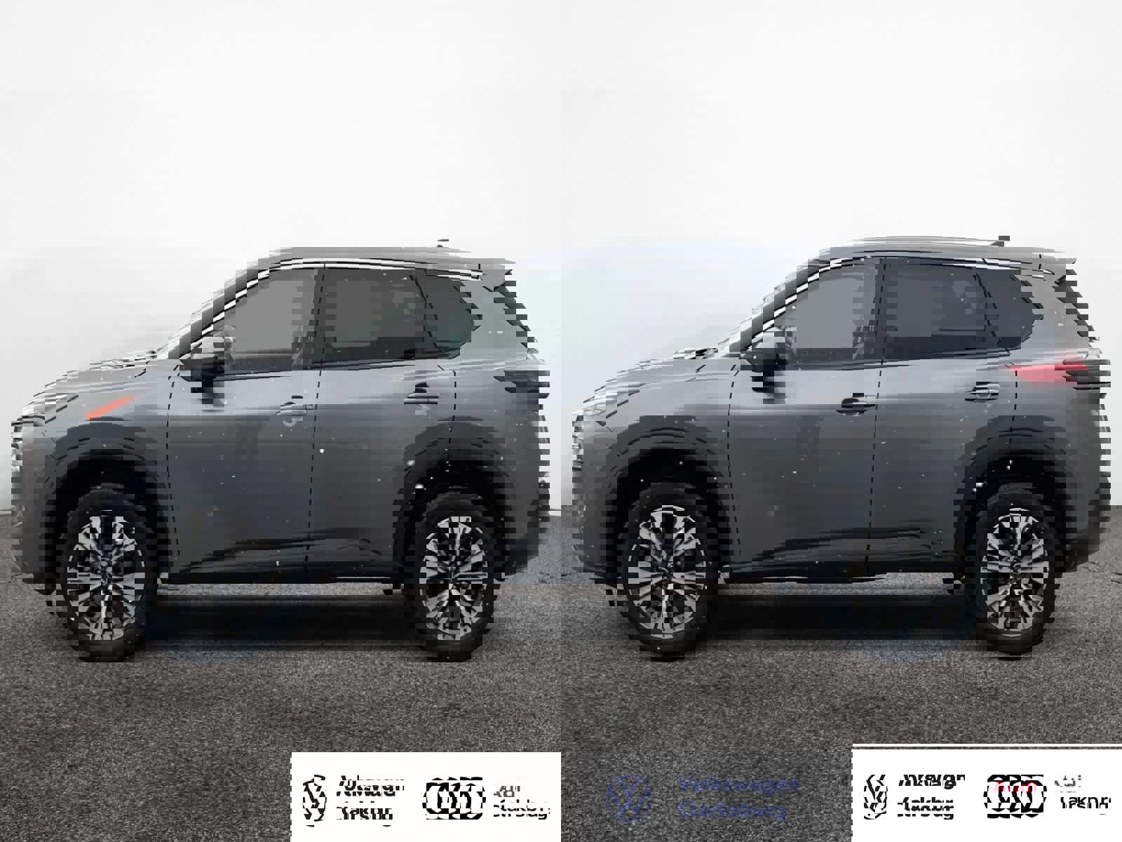 Used 2023 Nissan Rogue SV image 2