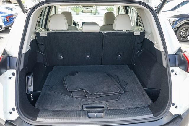 Used 2022 Nissan Rogue SV w/ SV Premium Package image 26