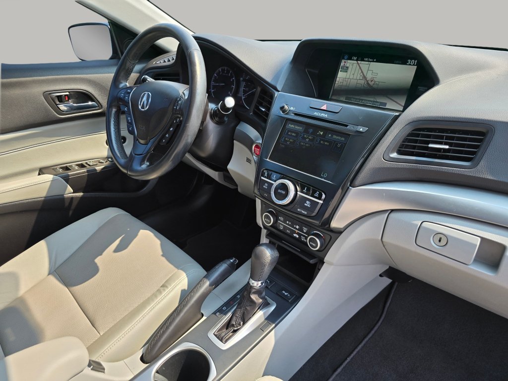 Used 2018 Acura ILX w/ Premium Package FWD image 31