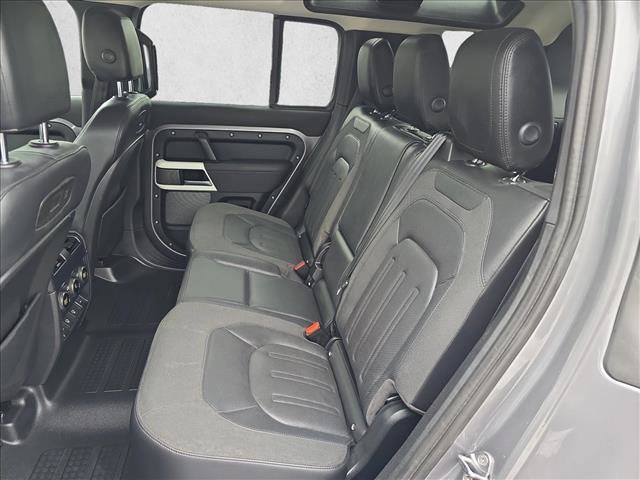 Used 2021 Land Rover Defender 110 SE image 13