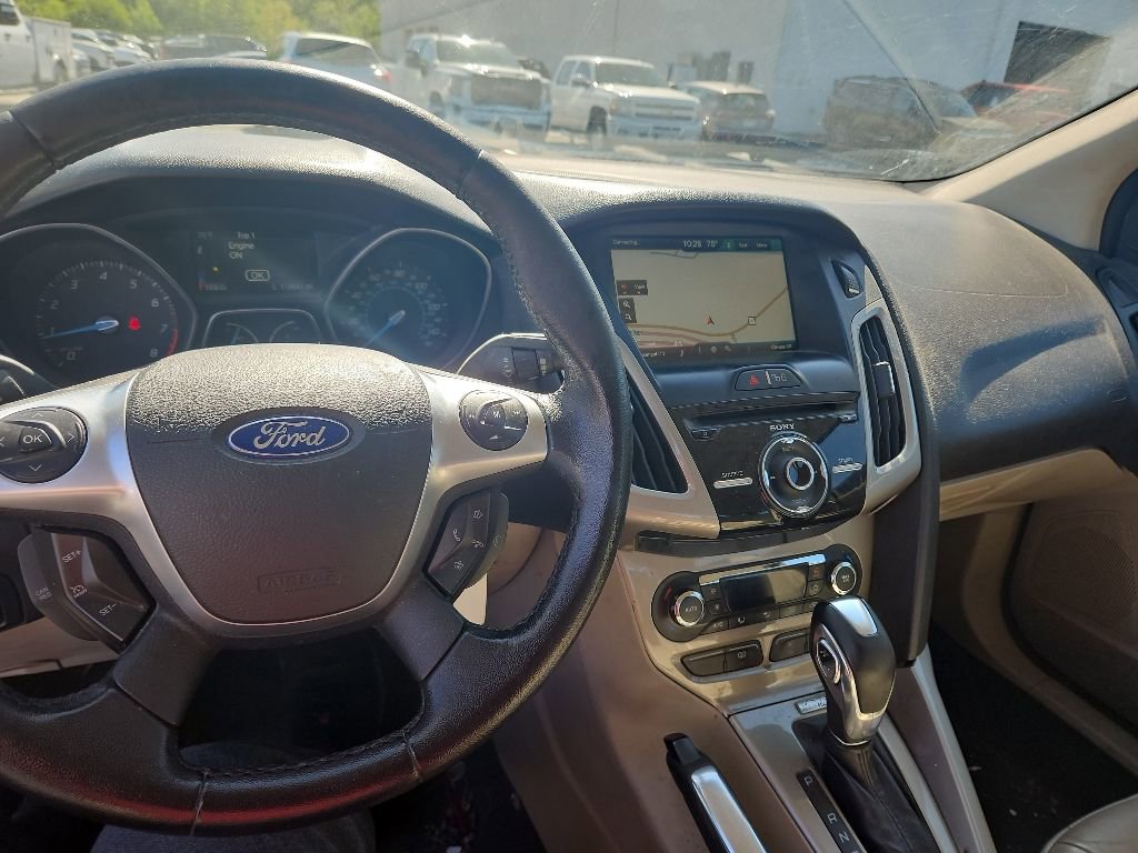 Used 2012 Ford Focus SEL FWD image 19