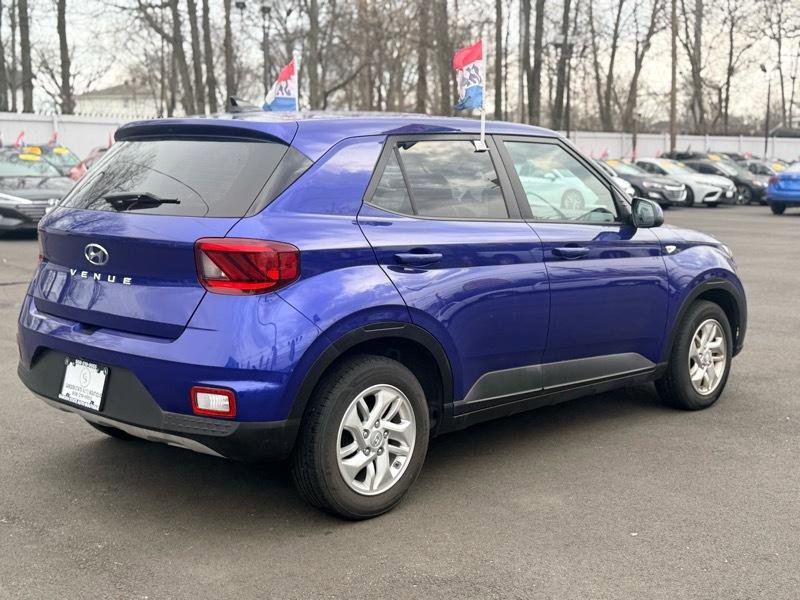 Used 2021 Hyundai Venue SE image 6