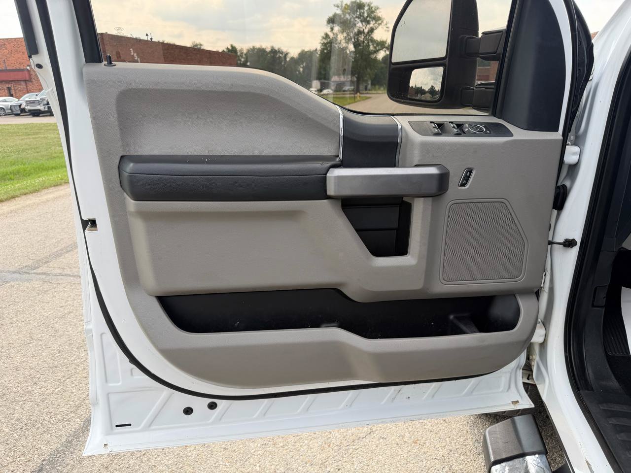 Used 2022 Ford F350 XLT w/ XLT Value Package AWD/4WD image 18