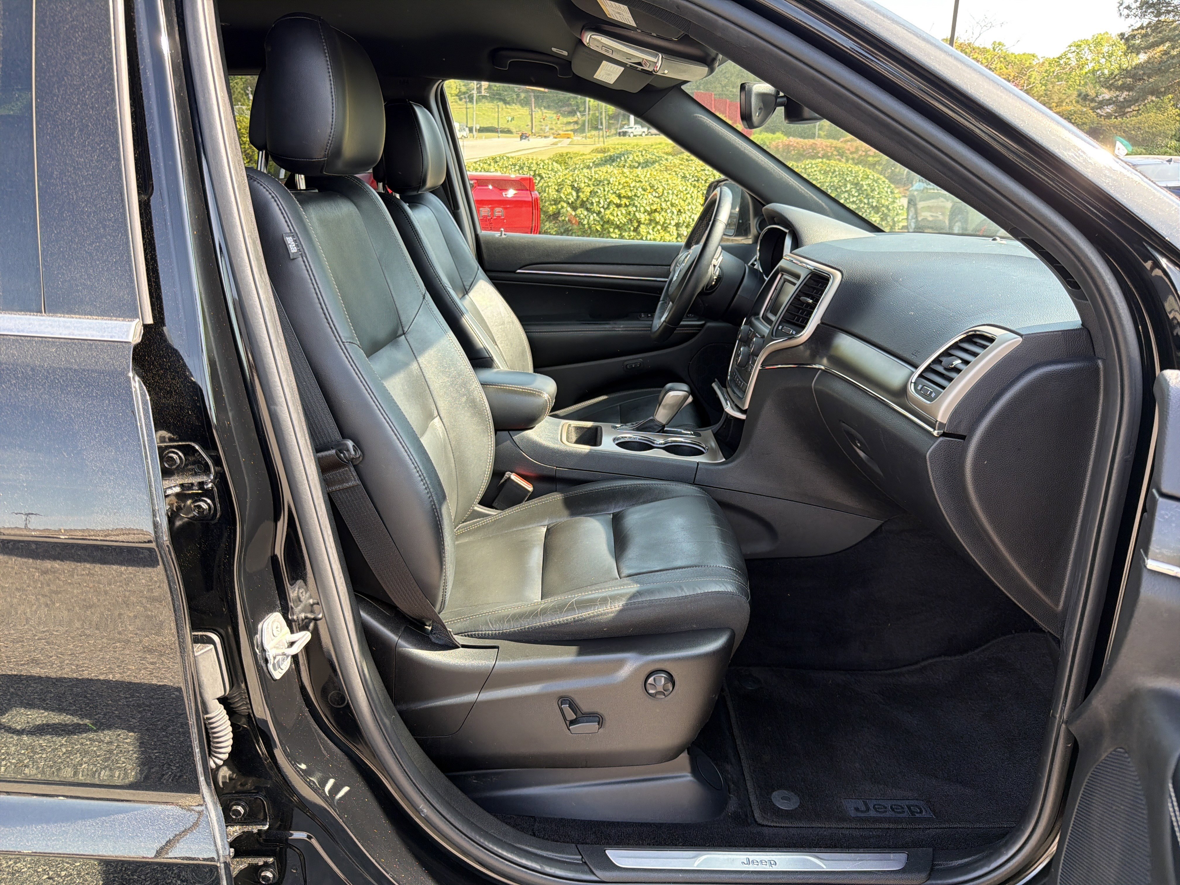 Used 2017 Jeep Grand Cherokee Limited RWD image 25