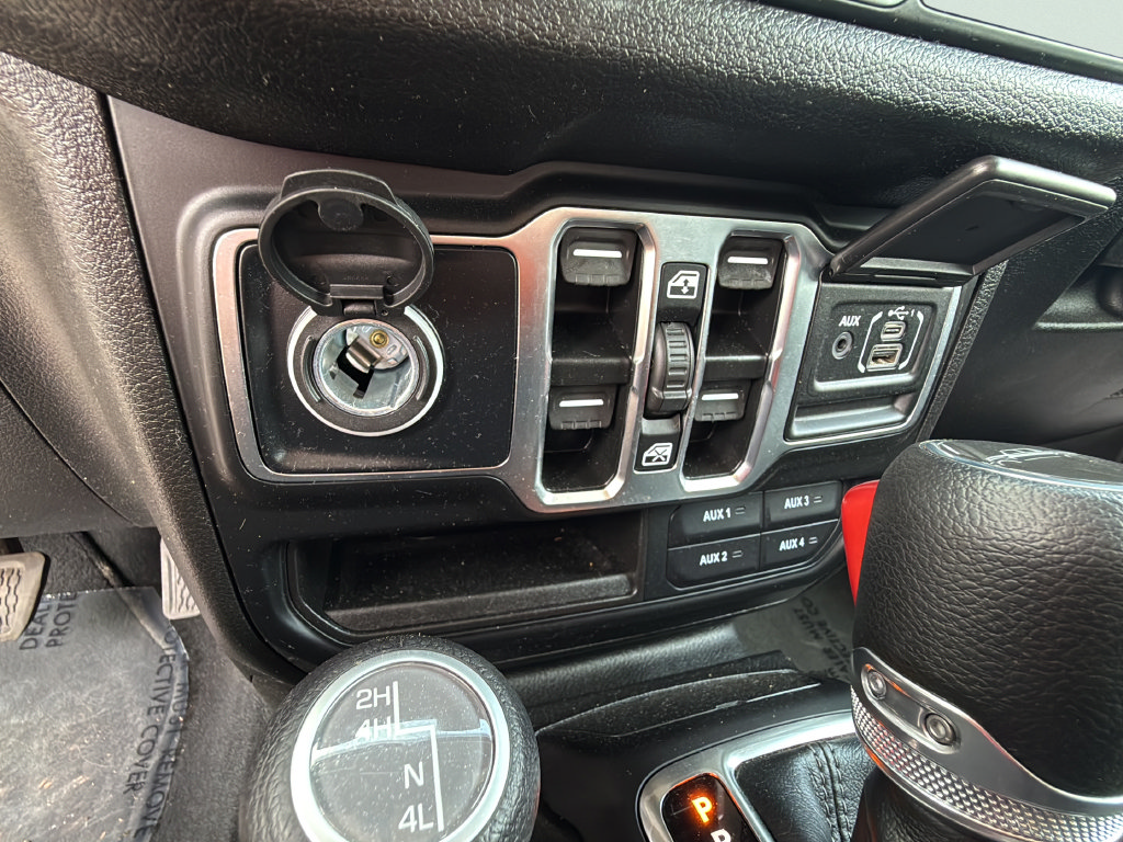 Certified 2025 Jeep Gladiator Sport AWD/4WD image 27