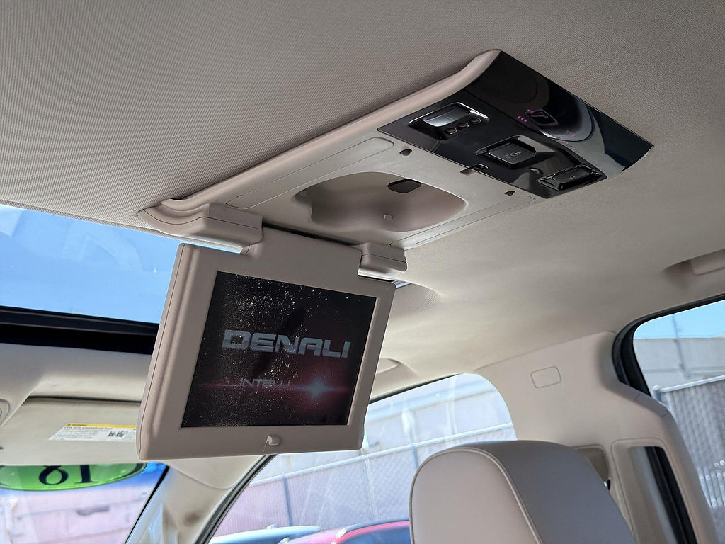 Used 2018 GMC Yukon XL Denali w/ Open Road Package RWD image 44
