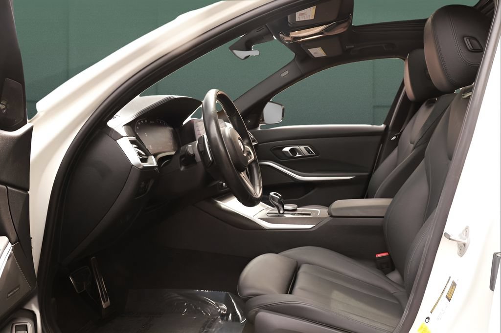 Used 2020 BMW 330i Sedan w/ M Sport Package RWD image 19