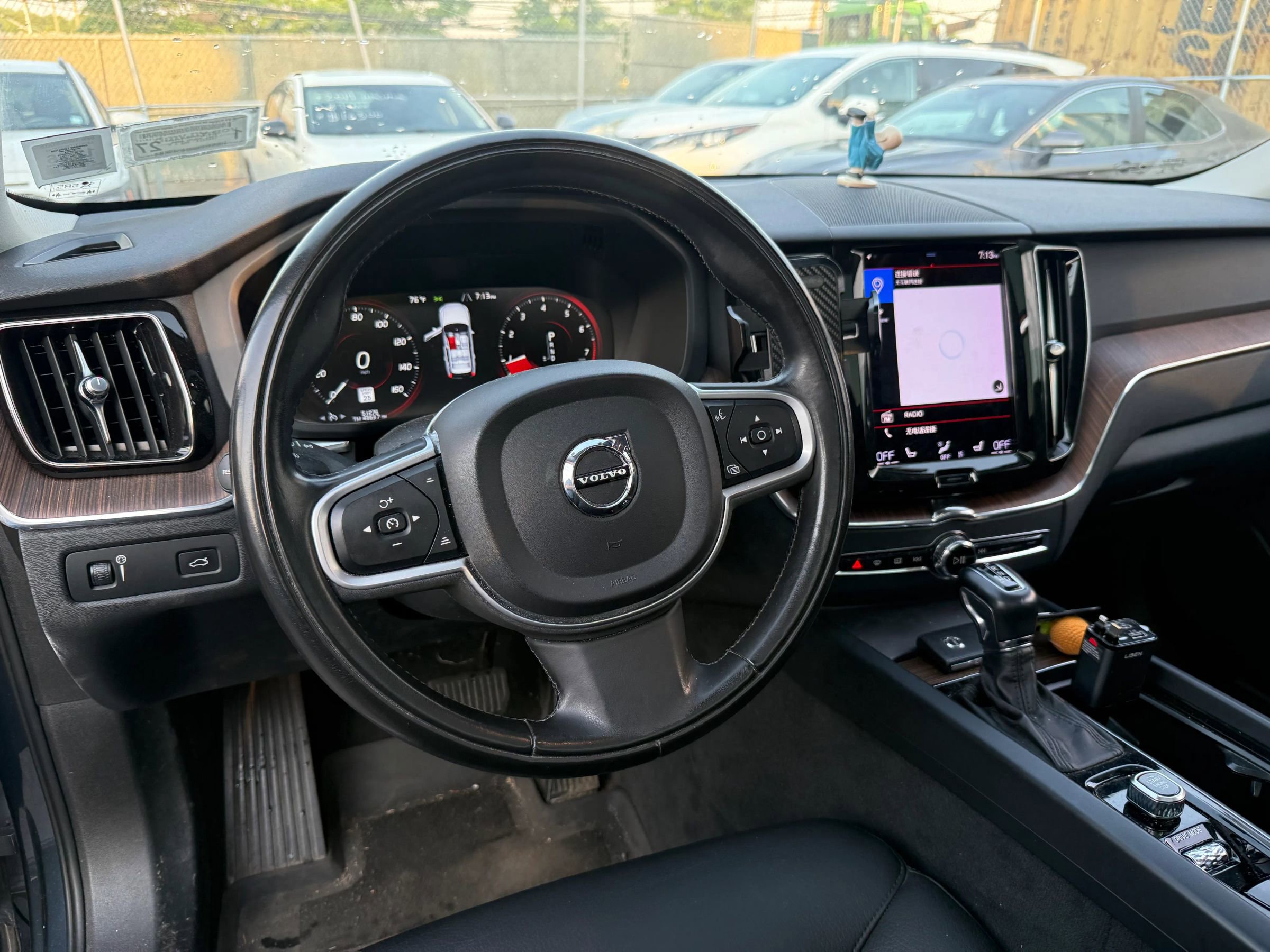 Used 2021 Volvo XC60 T5 Momentum w/ Protection Package AWD/4WD image 9