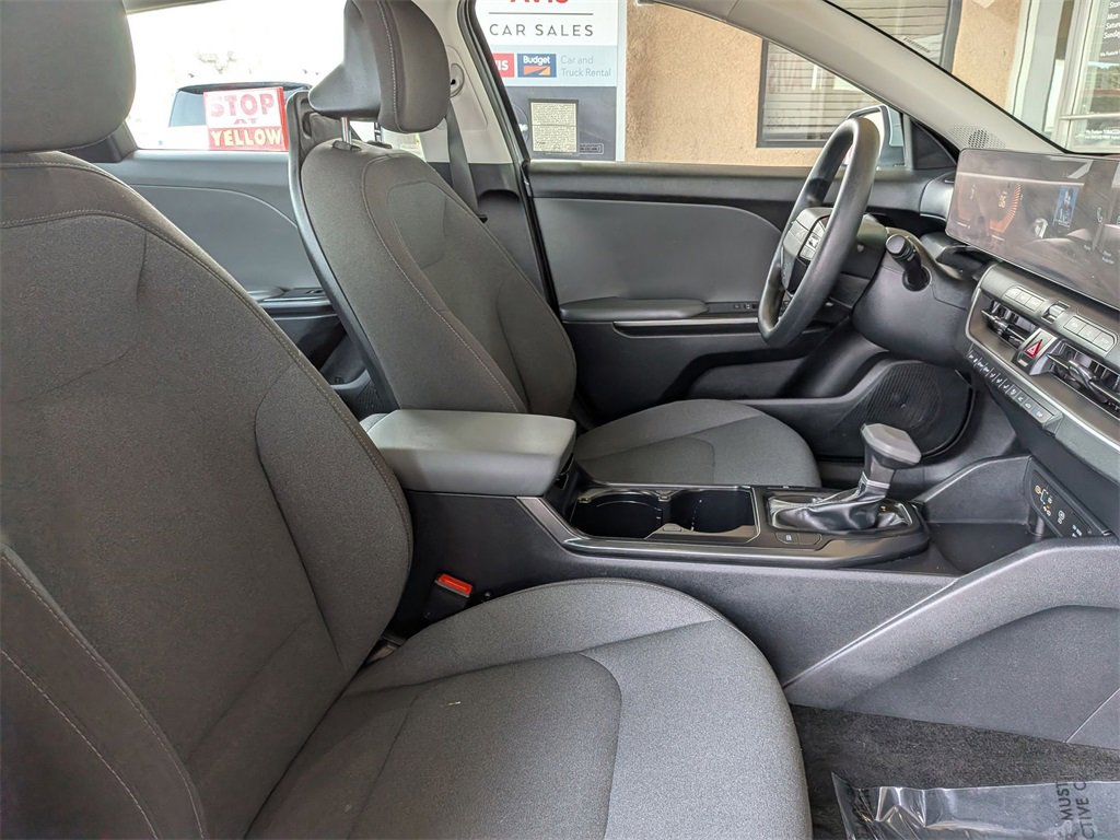 Used 2025 Kia K4 LXS image 29