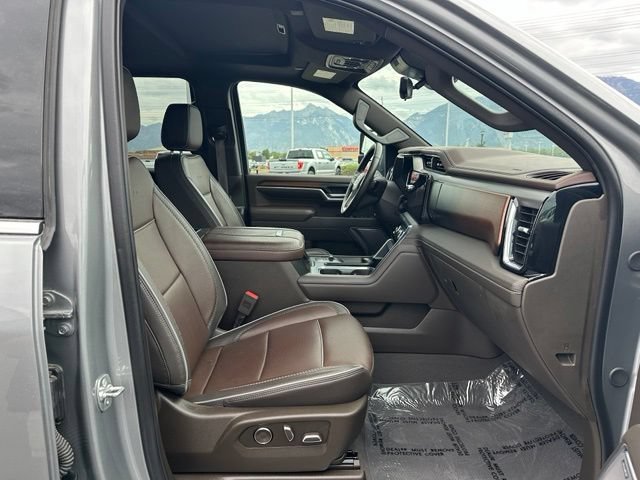 Certified 2025 GMC Sierra 3500 Denali w/ Denali Reserve Package AWD/4WD image 32