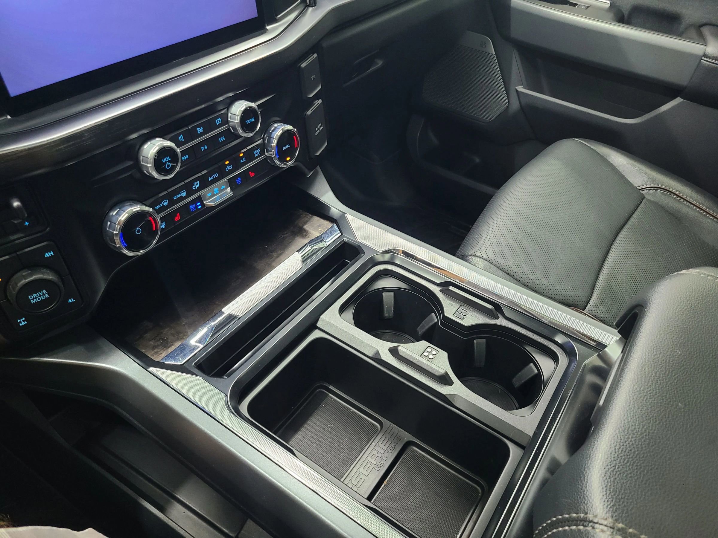 Used 2024 Ford F250 Lariat w/ Sport Appearance Package image 25