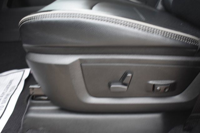Used 2024 RAM 3500 Laramie AWD/4WD image 17