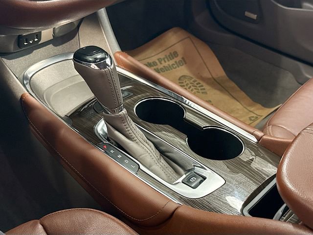 Used 2016 Chevrolet Malibu Premier w/ Driver Confidence Package II FWD image 18