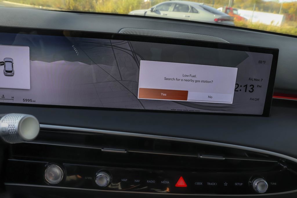 Used 2026 Genesis GV70 2.5T Select image 28