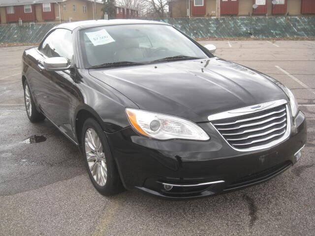 Used 2011 Chrysler 200 Limited FWD image 11