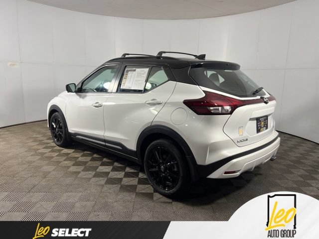 Used 2023 Nissan Kicks SR w/ SR Premium Package FWD image 5