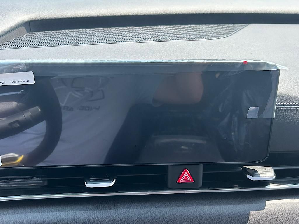 New 2026 Kia Carnival EX FWD image 17