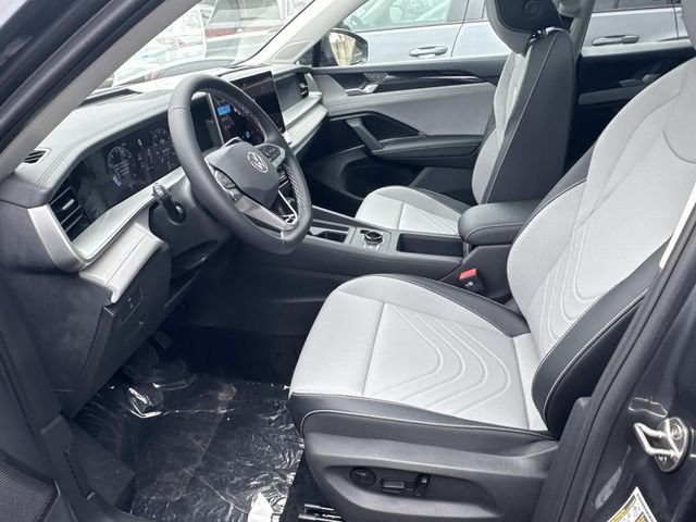 New 2026 Volkswagen Tiguan SE FWD image 17