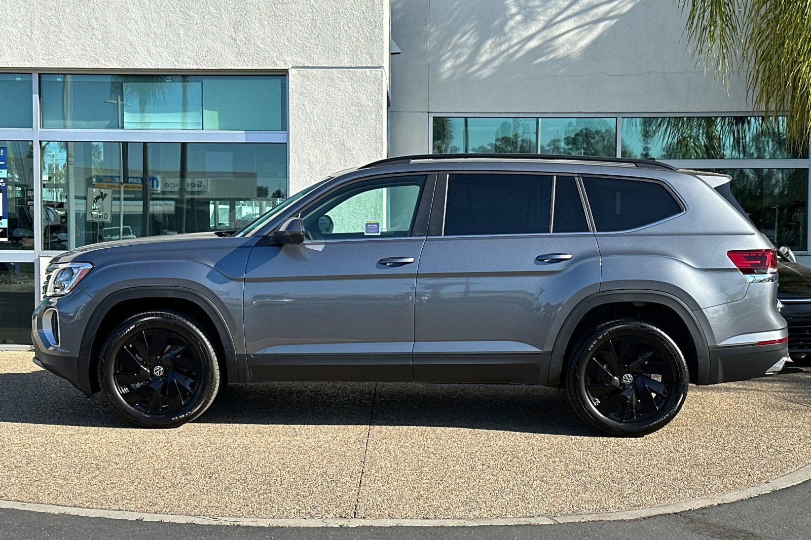 New 2025 Volkswagen Atlas SE image 7