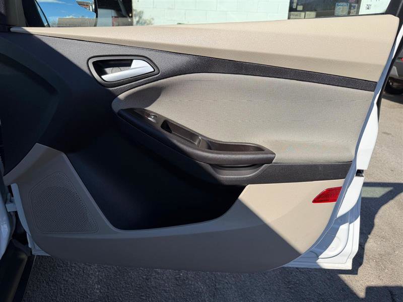 Used 2014 Ford Focus SE FWD image 10