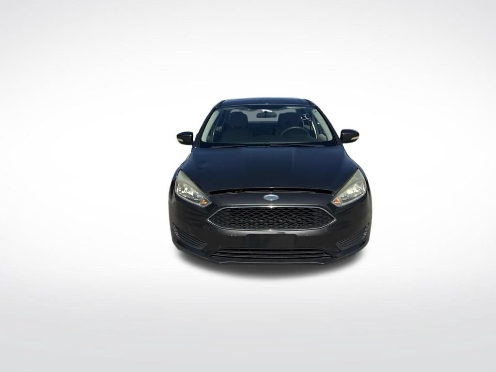 Used 2015 Ford Focus SE w/ Reverse Sensing Package FWD image 3