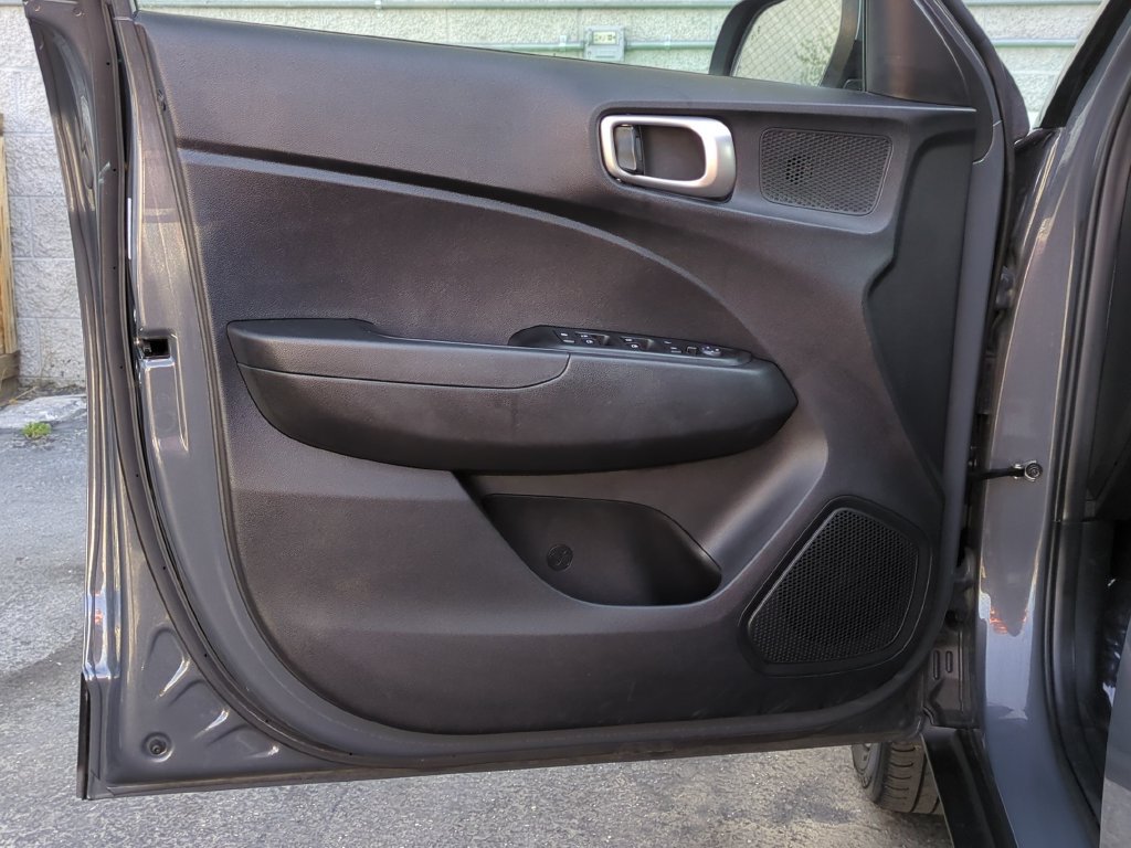 Certified 2025 Hyundai Venue SEL FWD image 15