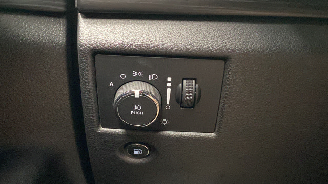 Used 2020 Jeep Grand Cherokee Altitude AWD/4WD image 19