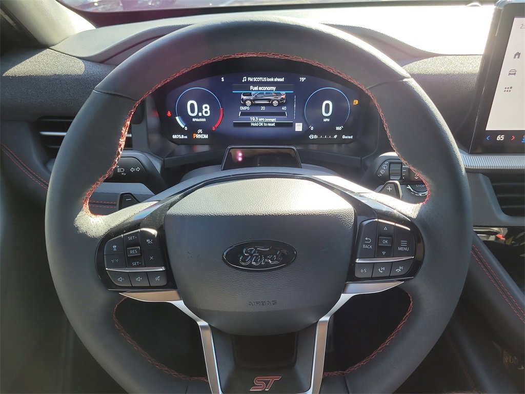Used 2025 Ford Explorer ST image 29