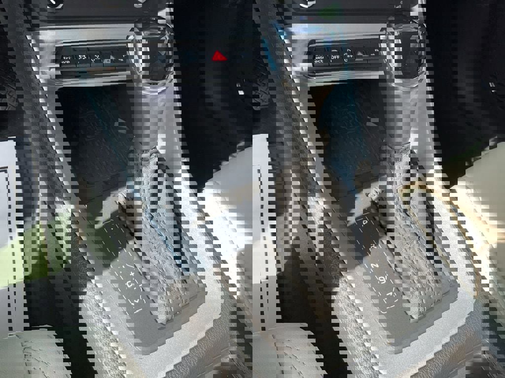 Used 2024 Audi Q3 2.0T Premium Plus image 13