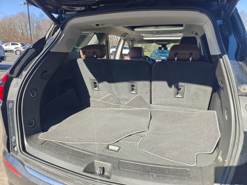 Used 2019 Buick Enclave Avenir w/ Avenir Technology Package AWD/4WD image 19