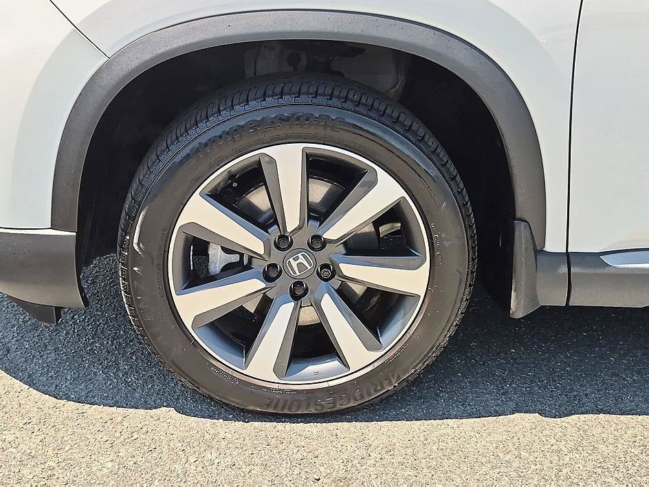 Used 2025 Honda Pilot Touring image 10