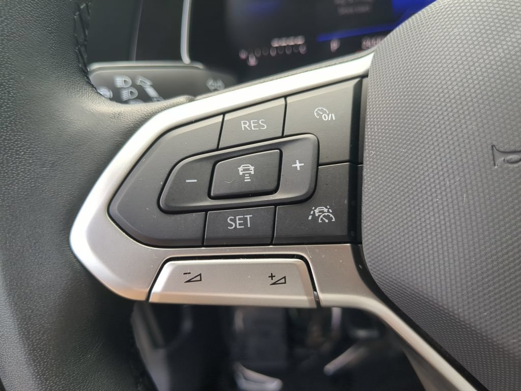 Used 2024 Volkswagen Jetta SE w/ Panoramic Sunroof Package FWD image 28