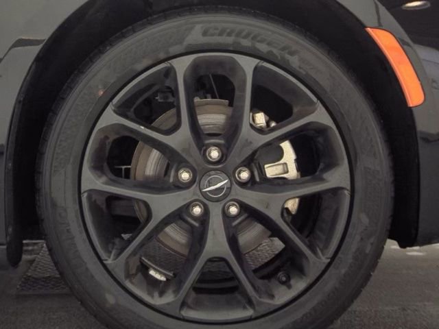 Used 2025 Chrysler Pacifica Limited FWD image 19