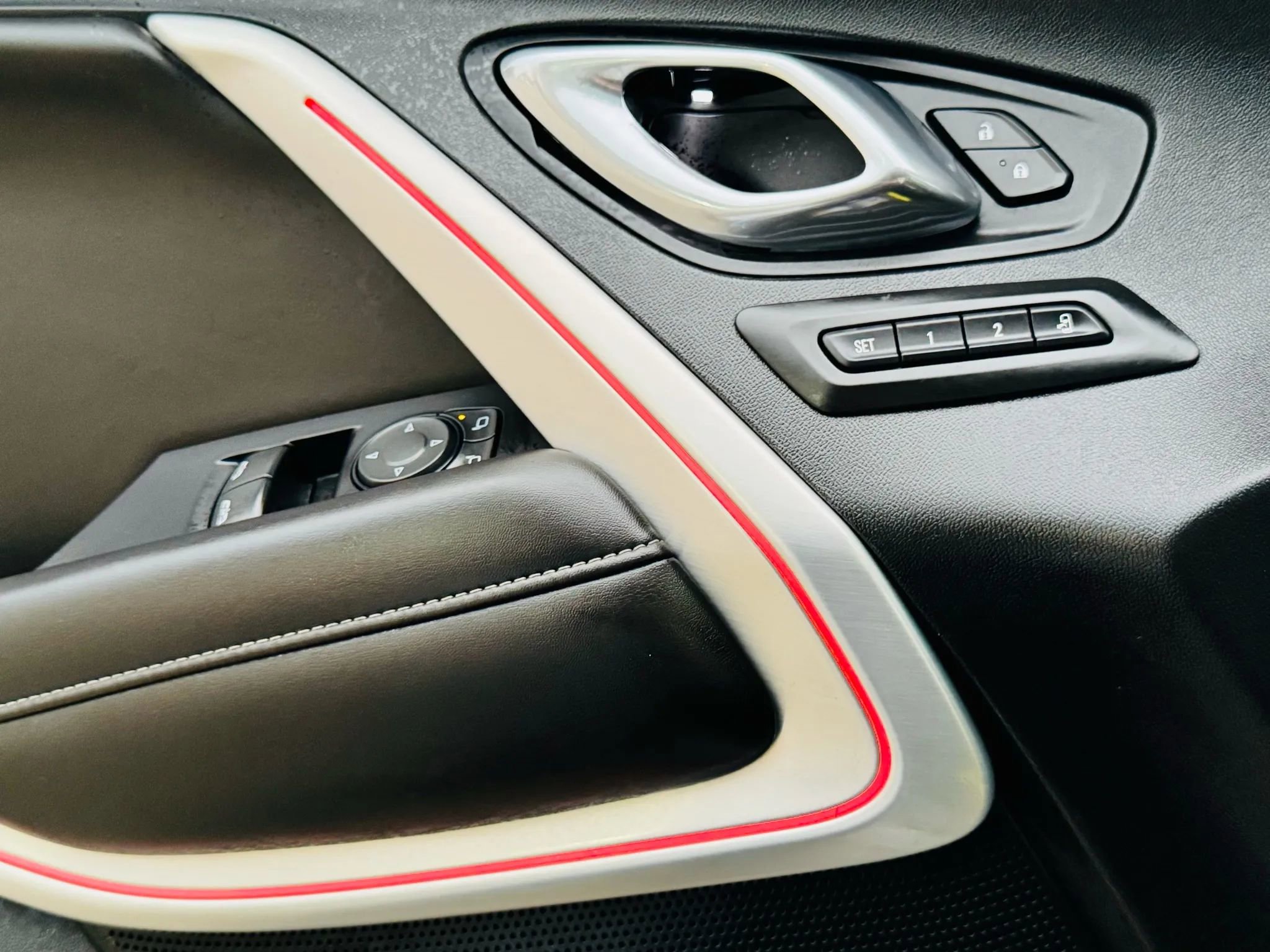 Used 2017 Chevrolet Camaro SS image 34