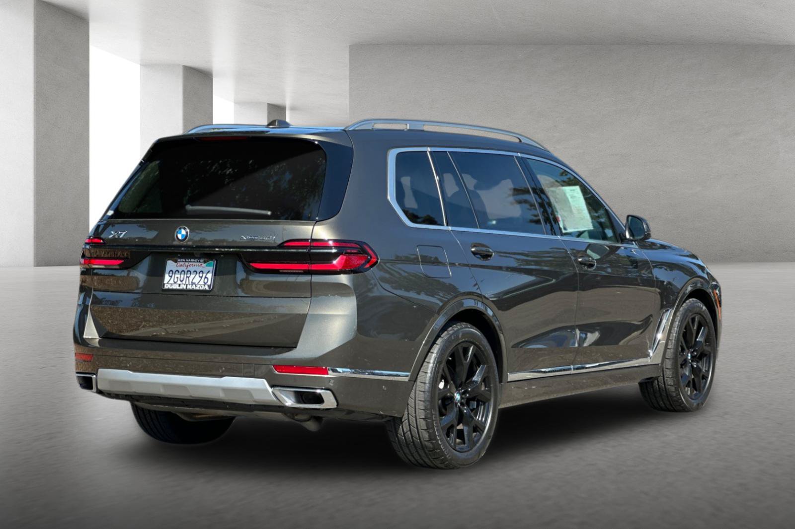 Used 2024 BMW X7 xDrive40i w/ Executive Package AWD/4WD image 4