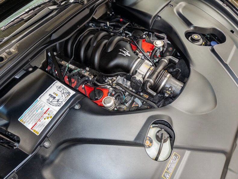 Used 2015 Maserati GranTurismo Sport image 21